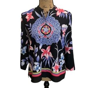 Sag Harbor Floral Mandala Inspired Long Sleeve V Neck Blouse‎ - Size SP